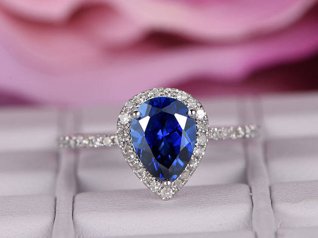 THE MOST BEAUTIFUL BEST ENGAGEMENT RINGS